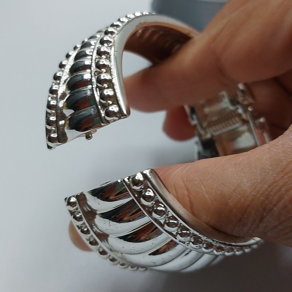 Retro Shiny Silver Tone Studded Look Hinged Cuff Bracelet - Picture 7 of 8